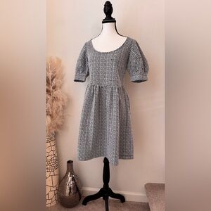 LOFT Black & White Textured Puff-Sleeve Midi Dress - XXS